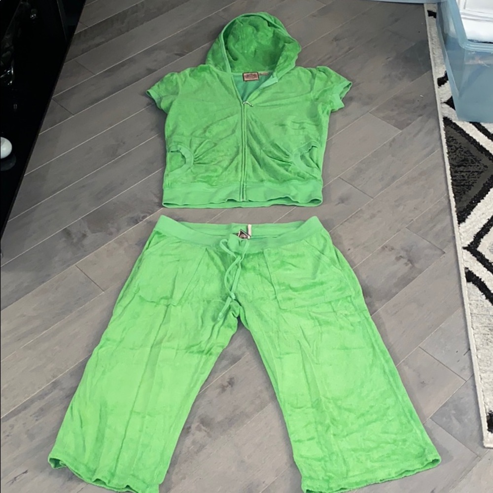 Barely worn green Juicy Couture sweatsuit